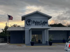 Fort Lauderdale Sign Company palm lakes day image webp 300x225