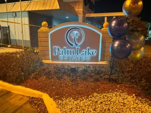 Fort Lauderdale Monument Signs palm lakes monument night image webp 300x225