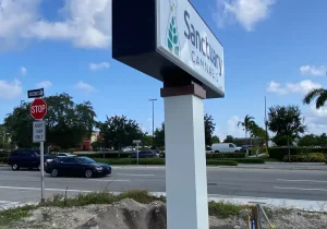 Fort Lauderdale Pole Signs fortlauderdalesigncompany signs services 15 300x210